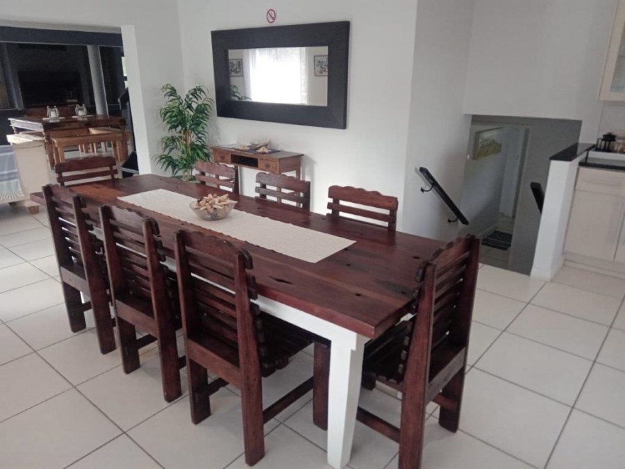 5 Bedroom Property for Sale in Paradise Beach Eastern Cape